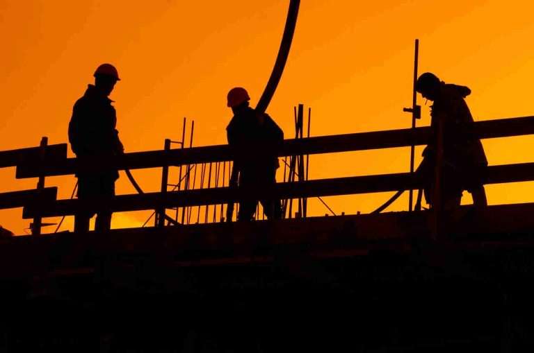 how to choose the best roofing contractor